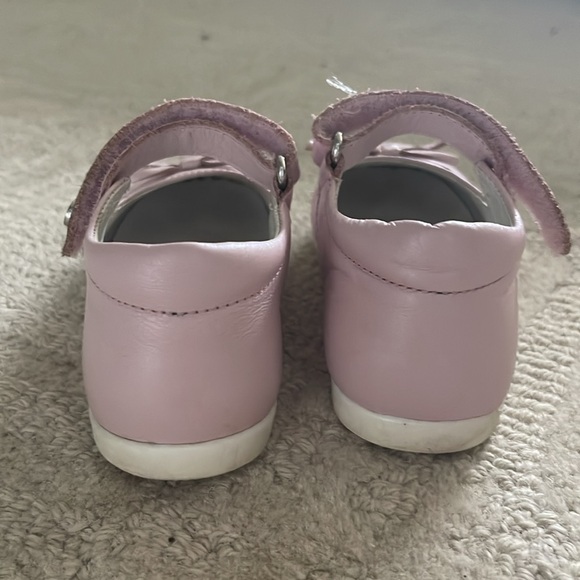 Pink leather Mary Jane’s - Picture 3 of 6